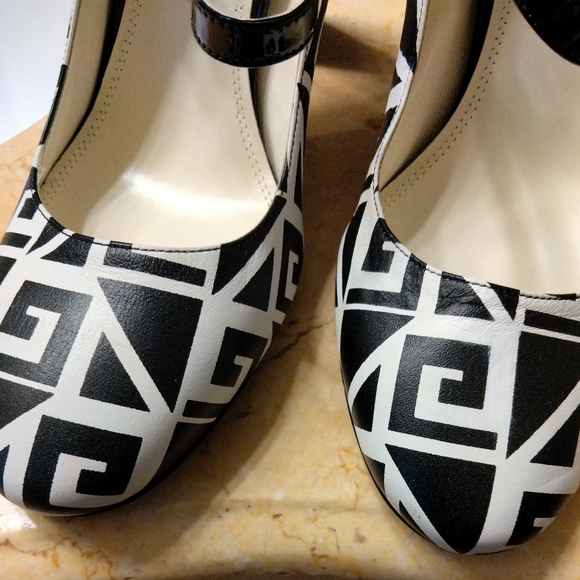 Ralph Lauren Heels: Spring 2014 Runway Show Print-Size 9.5 (40B) - Picture 8 of 9